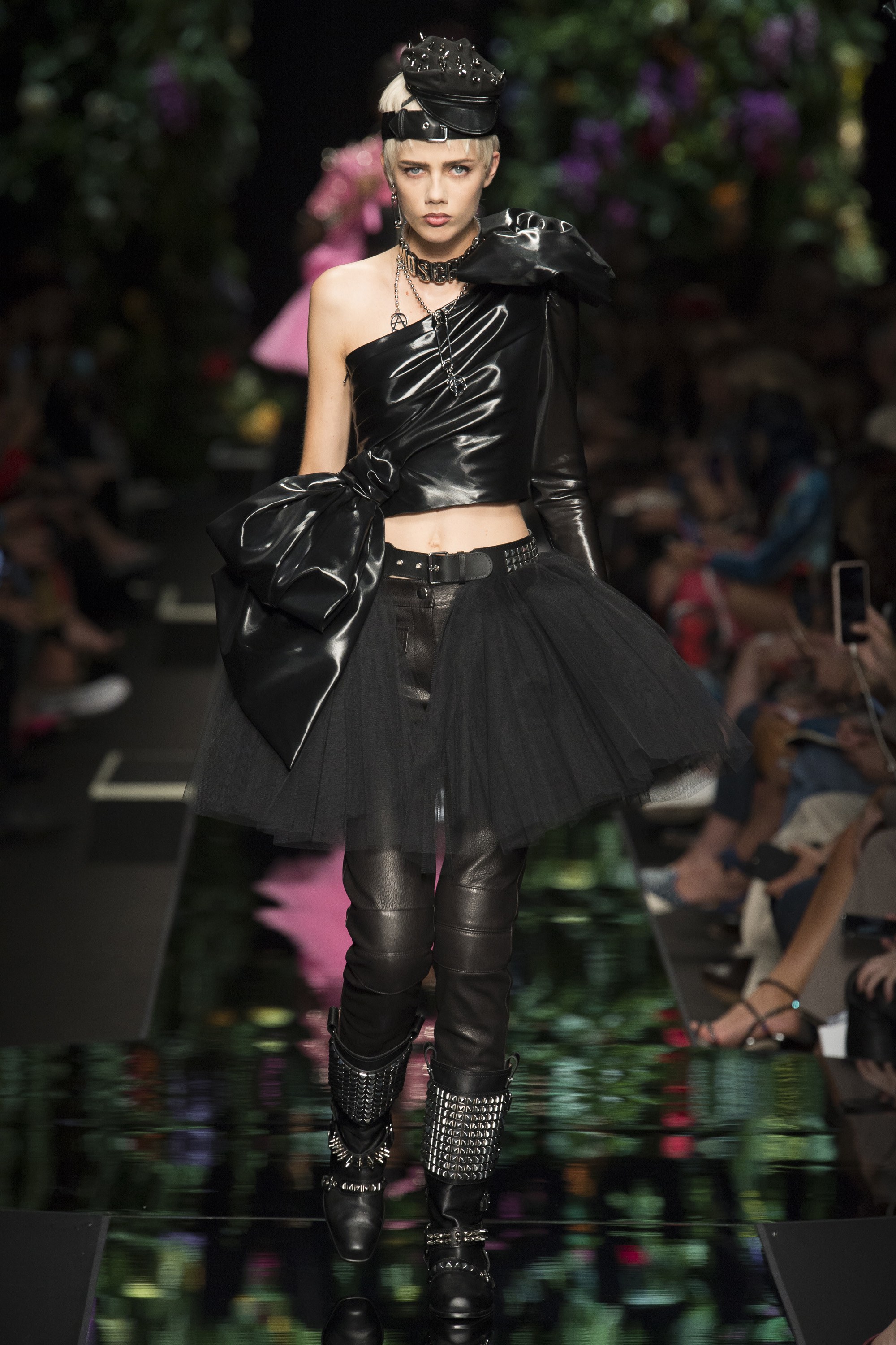 刚与柔的完美比例，Givenchy 2020 秋冬秀场回顾 – NOWRE现客