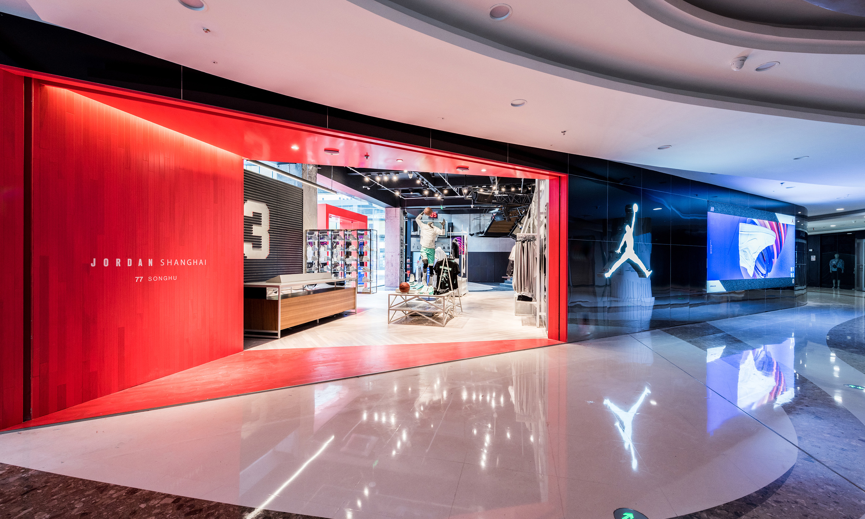 First Look: Nike’s Latest Concept Store | RIS News
