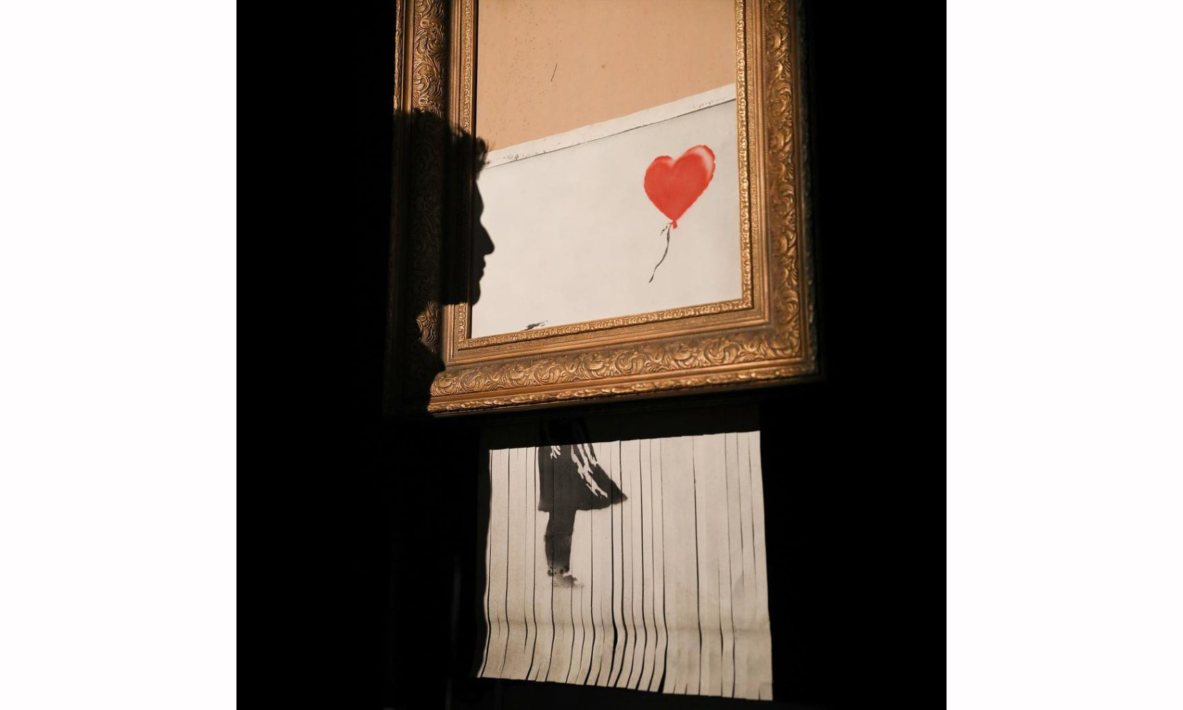 banksy 碎后名作《love is in the bin》将在德国展出