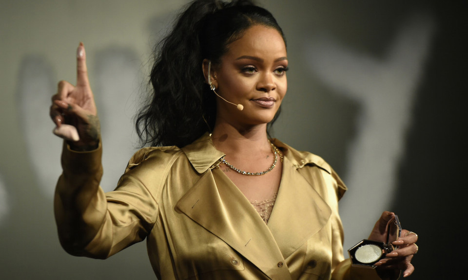 Rihanna 向她父亲提起诉讼要求赔偿 7,500 万美元
