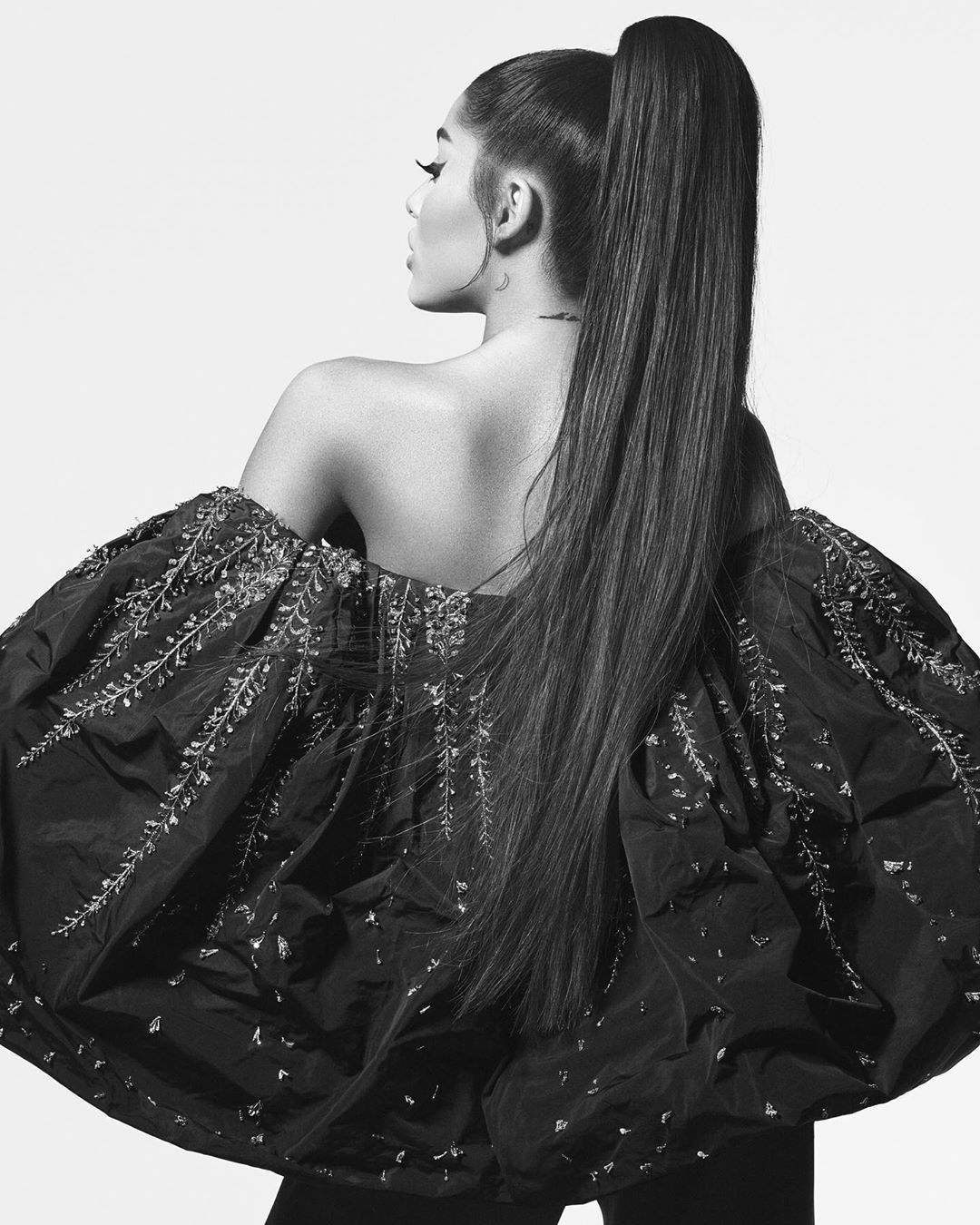 由 Ariana Grande 演绎的 Givenchy 广告大片部分释出 Nowre现客 