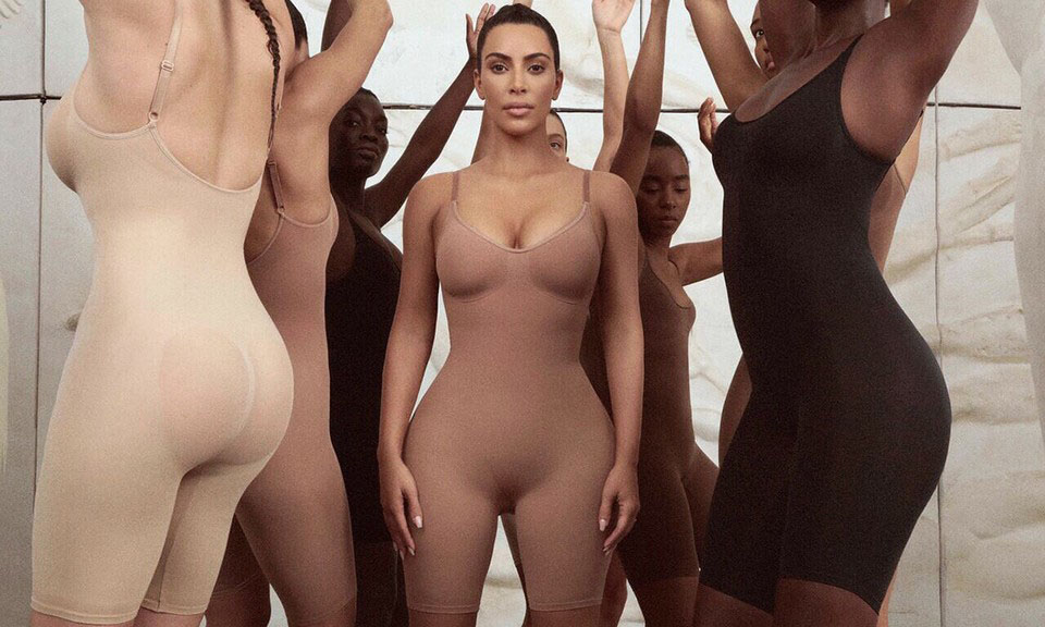 Kim Kardashian 塑身衣品牌 SKIMS 开售卖出 200 万美元