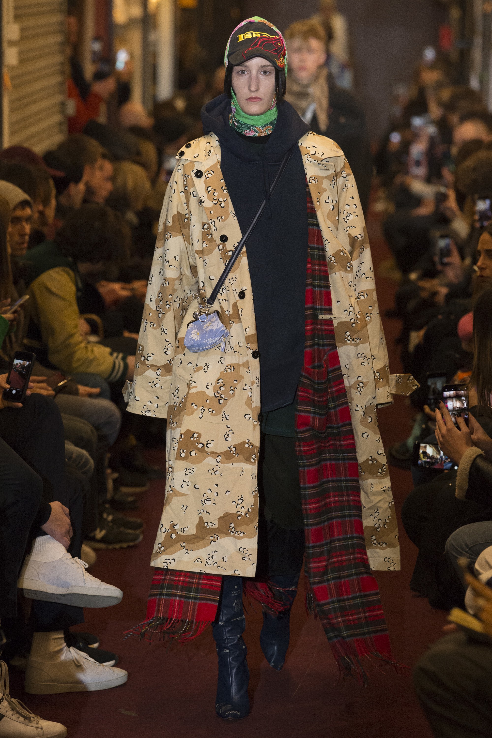 重回跳蚤市场!vetements 2018 秋冬秀场回顾