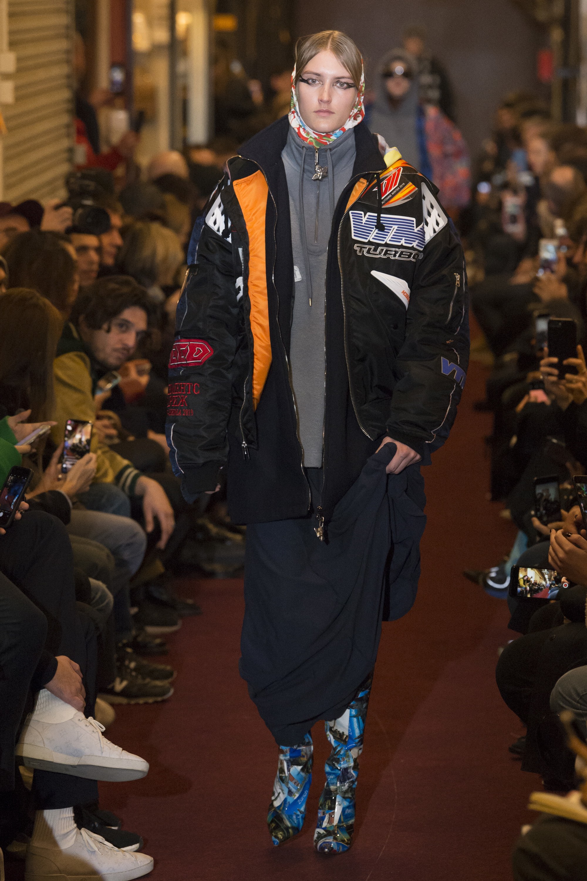 重回跳蚤市场!vetements 2018 秋冬秀场回顾