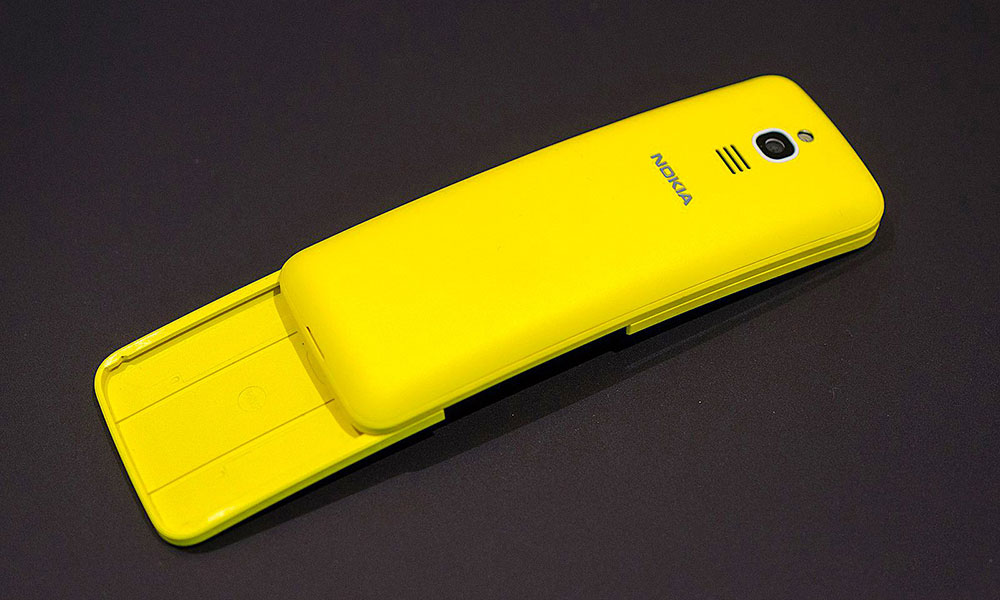 nokia 重新复刻经典款下滑盖手机 8110