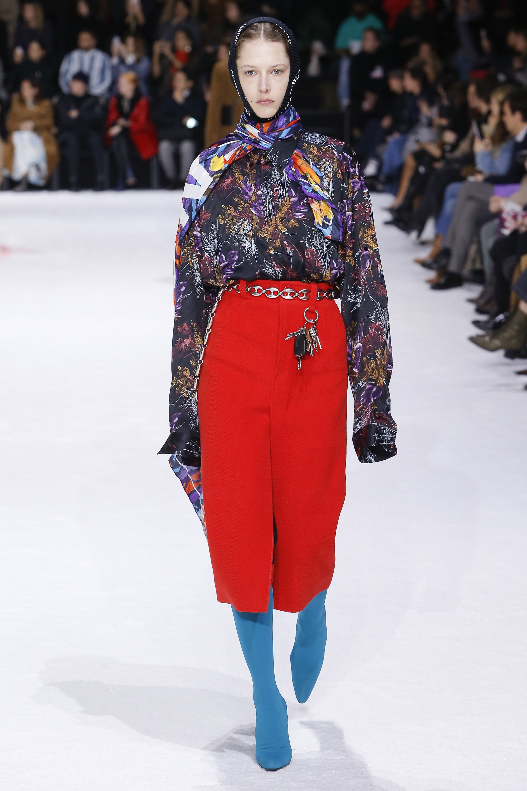 合并男女装的 balenciaga 2018 秋季秀场,demna 用力过猛?