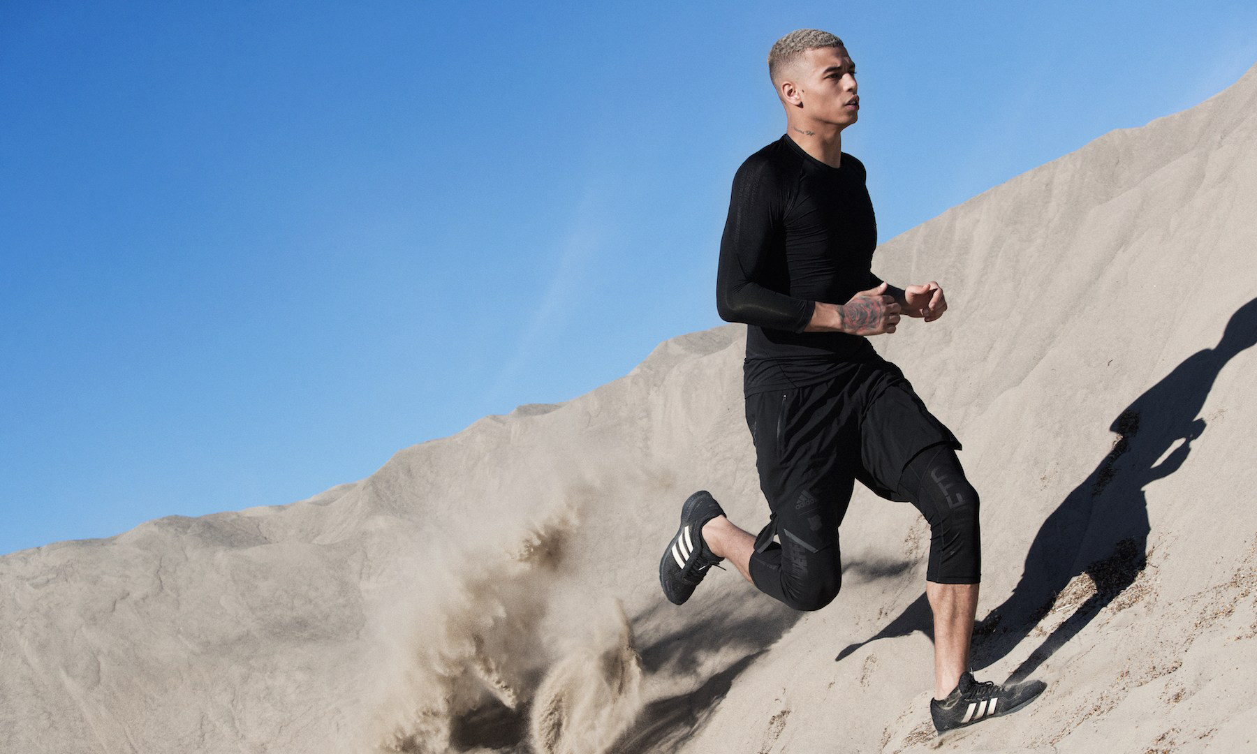 除了鞋子,adidas x undefeated 还带来完整的服饰系列