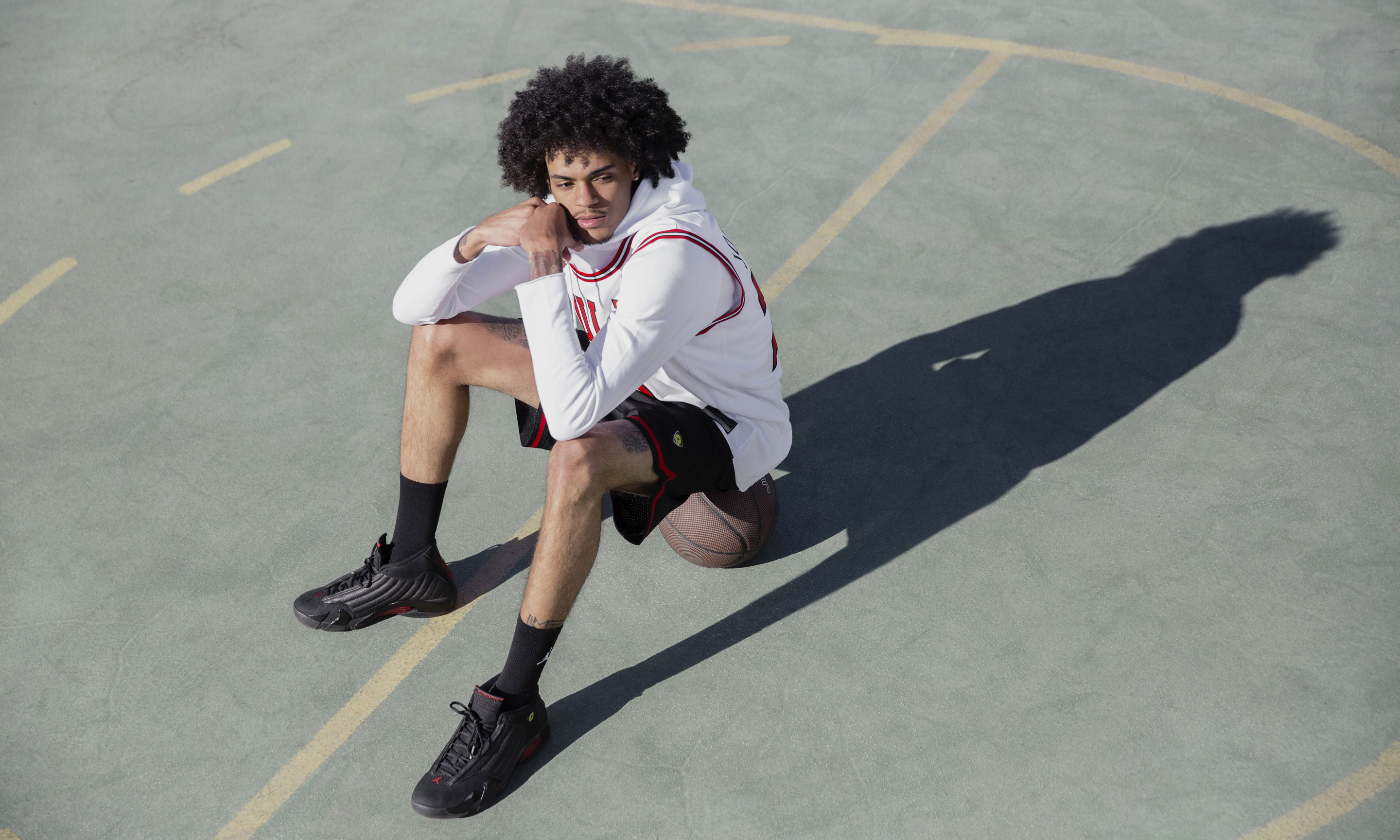 shot" 20 周年纪念,nike 复刻发售 michael jordan 经典公牛球衣 –