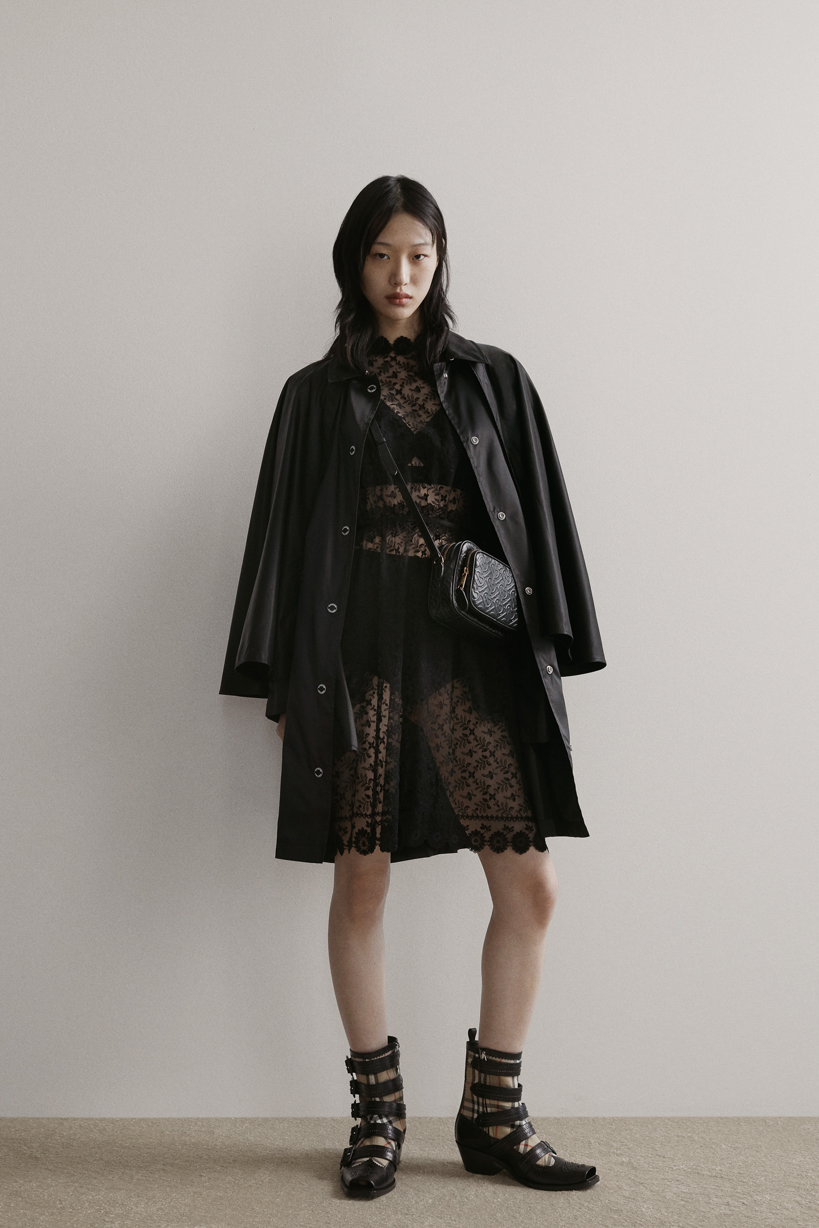 burberry 发布 2019 秋冬女装 lookbook