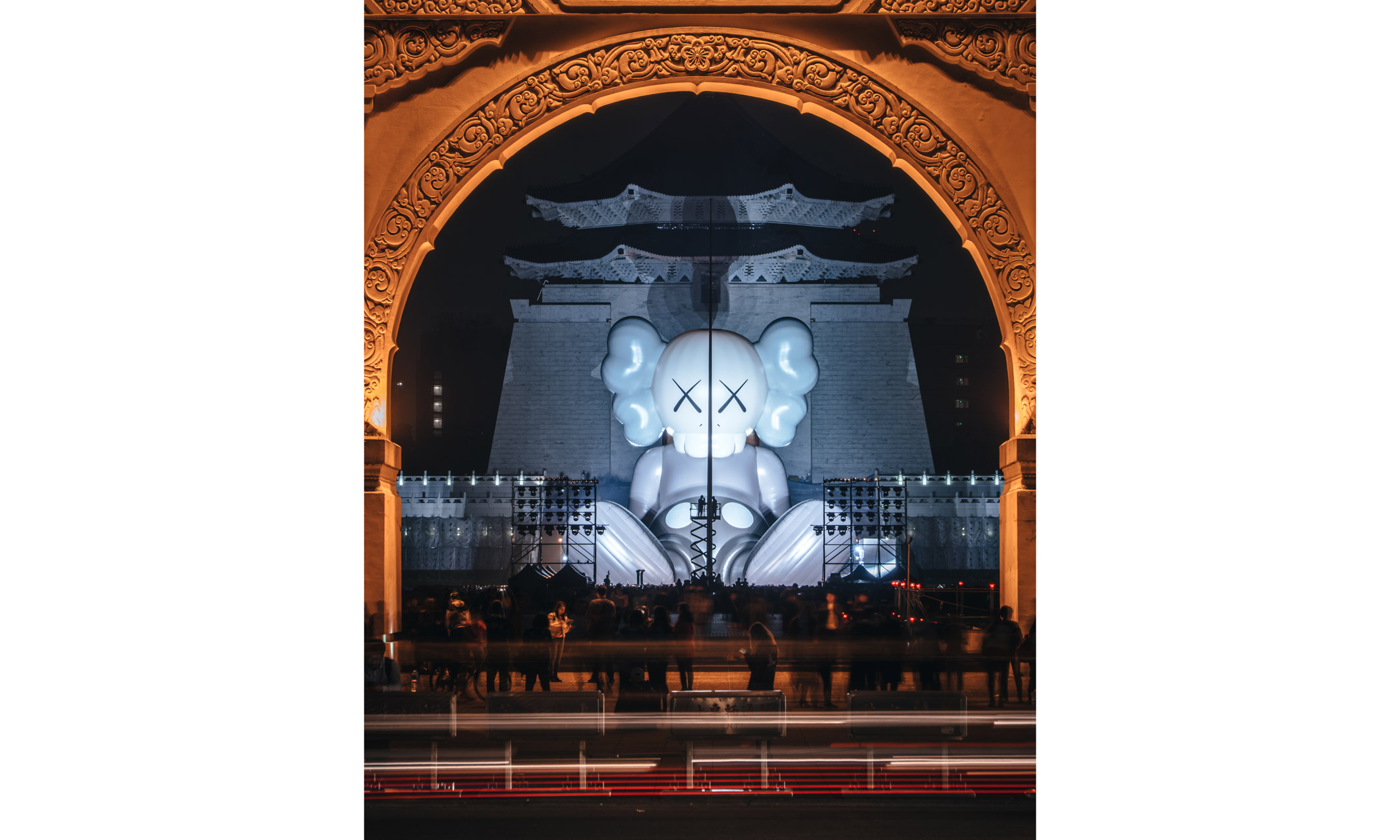 《kaws:holiday》36 米全新作品台北站正式揭幕