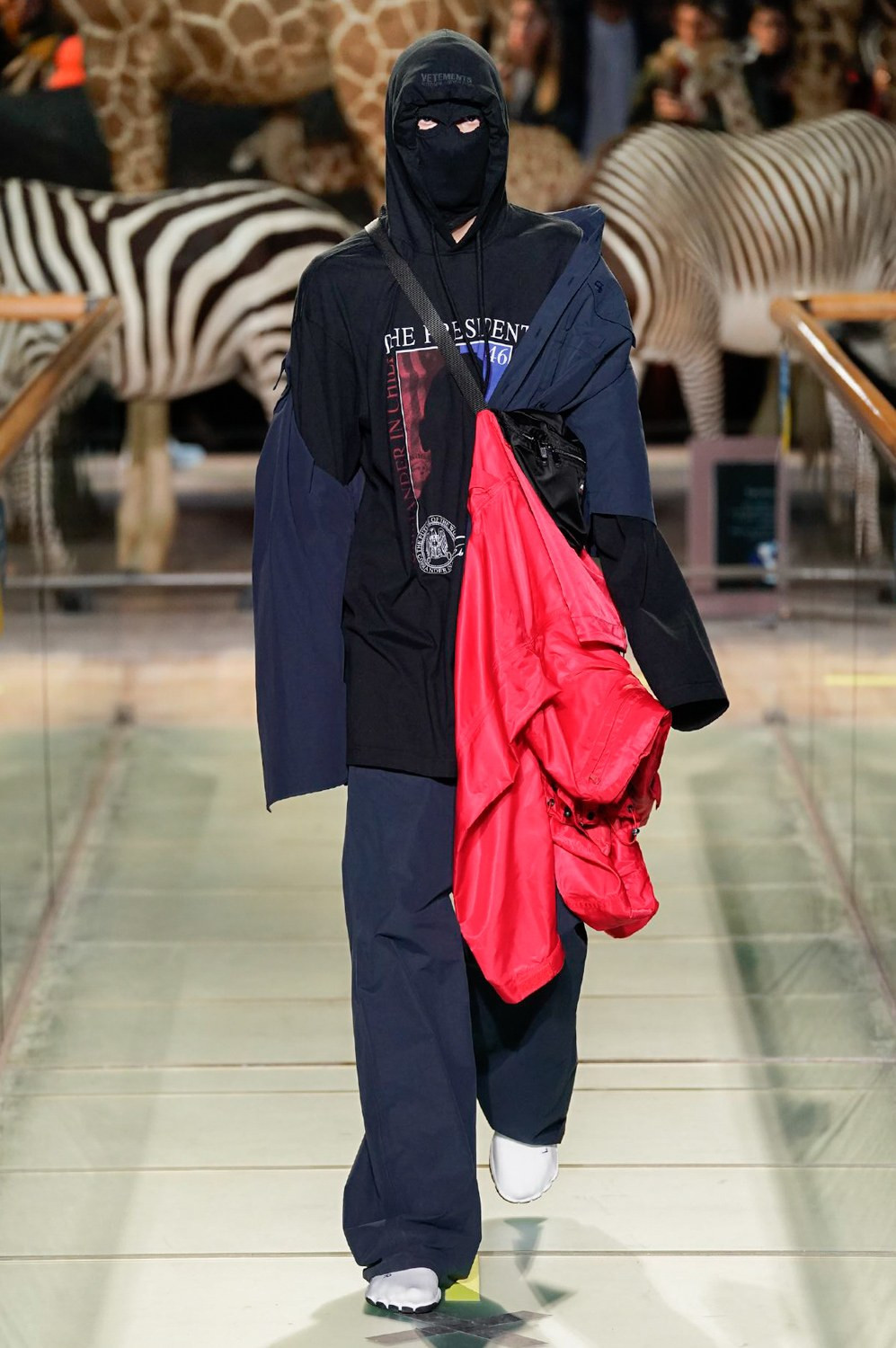 vetements 2019 秋冬男装,一场无政府主义游行