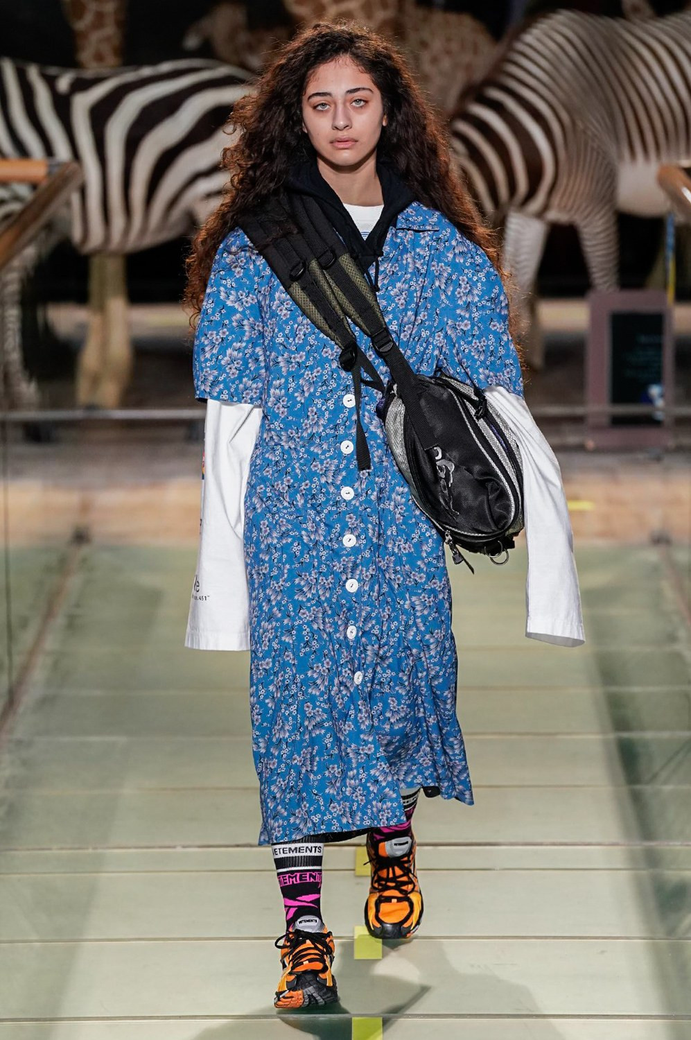 vetements 2019 秋冬男装,一场无政府主义游行