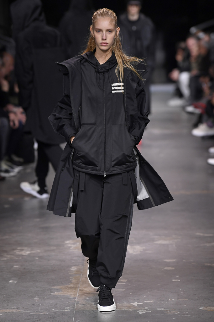 y-3 2019 秋冬系列发布,展现山本耀司的运动风