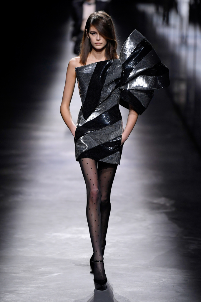 80 年代的性感与摩登,saint laurent 19 秋冬系列秀场回顾