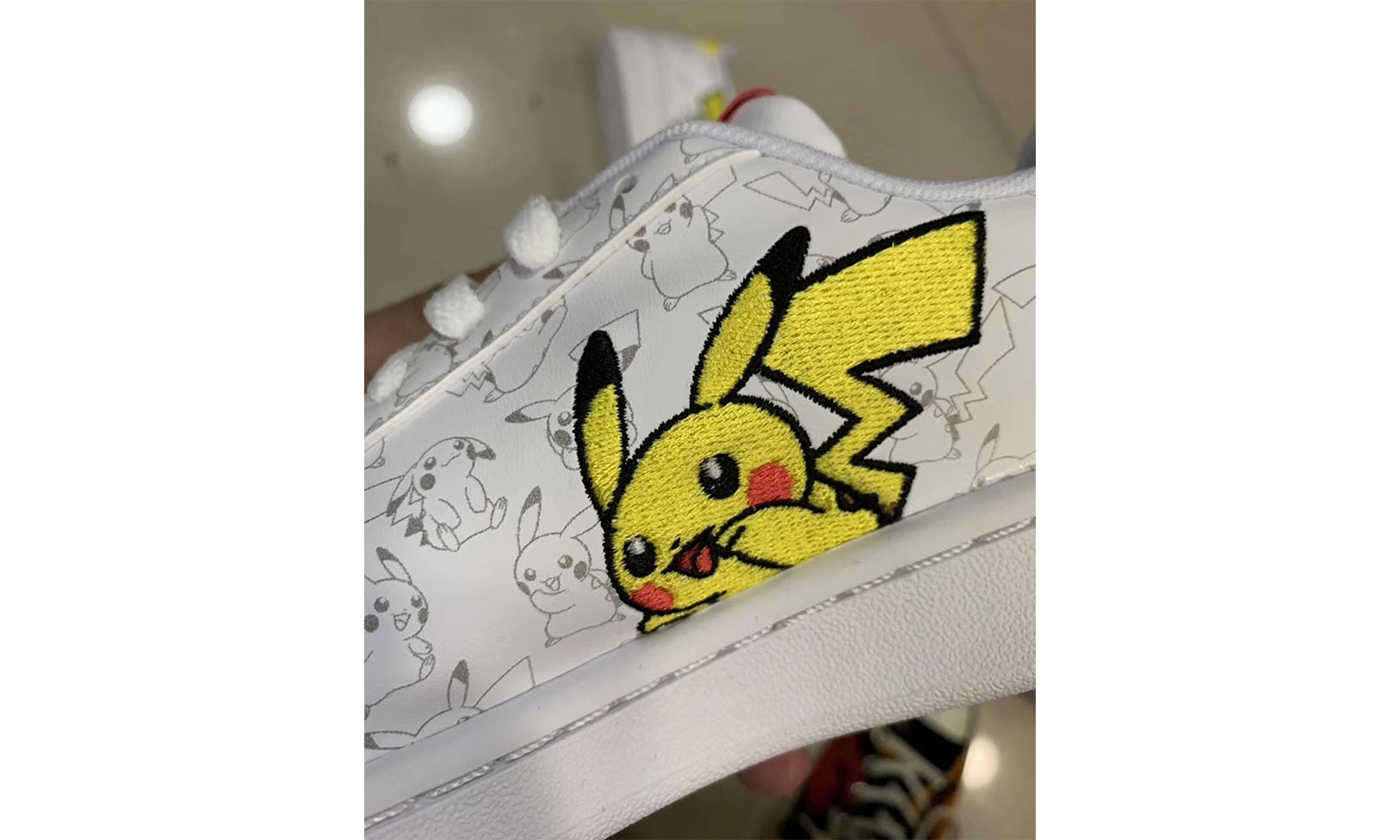 抢先预览 adidas x《精灵宝可梦》联名鞋款