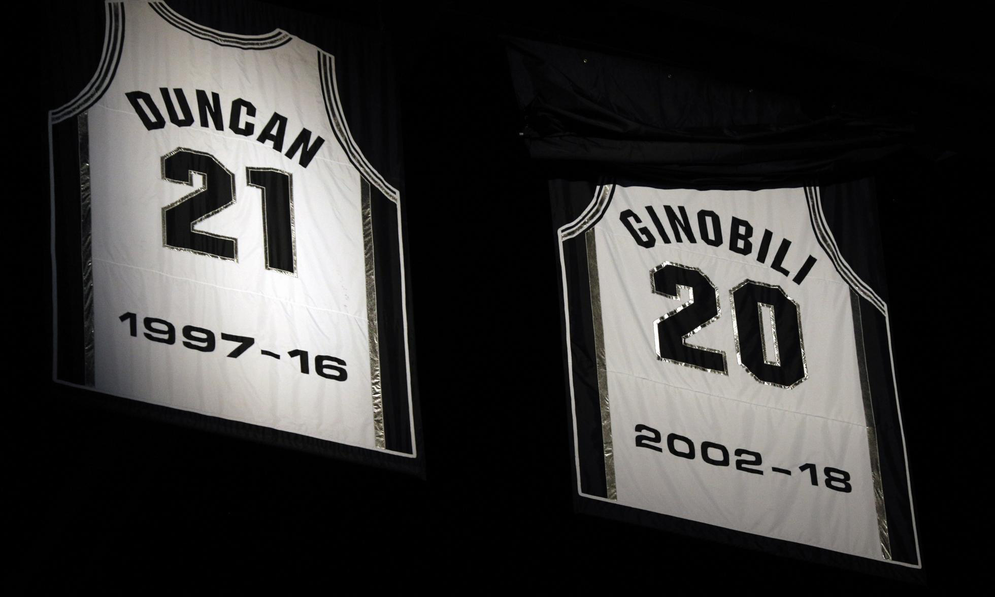 阿根廷飞人 manu ginóbili 球衣终于在马刺队主场退役