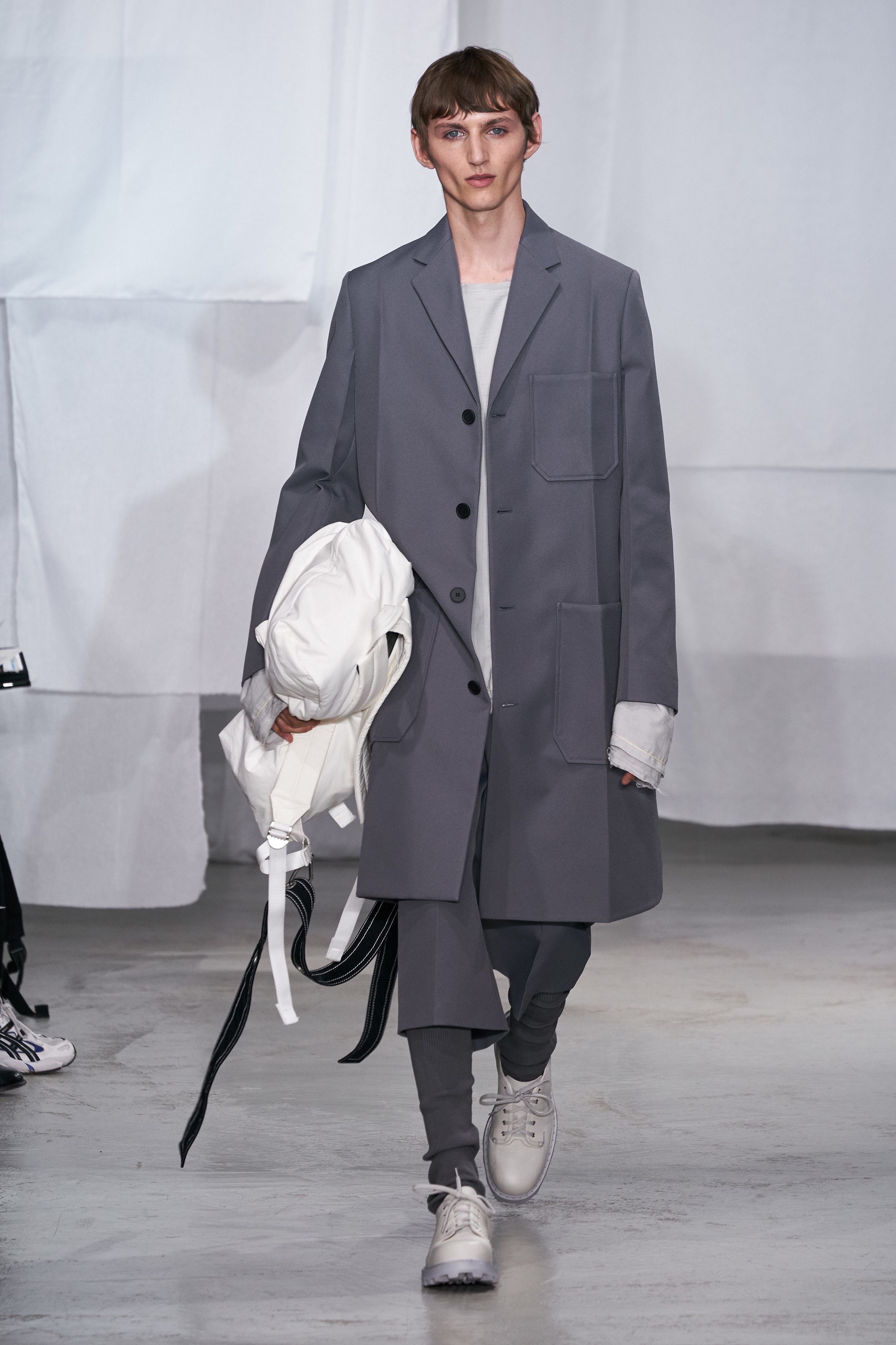 oamc 2020 春夏系列,男装的极简主义