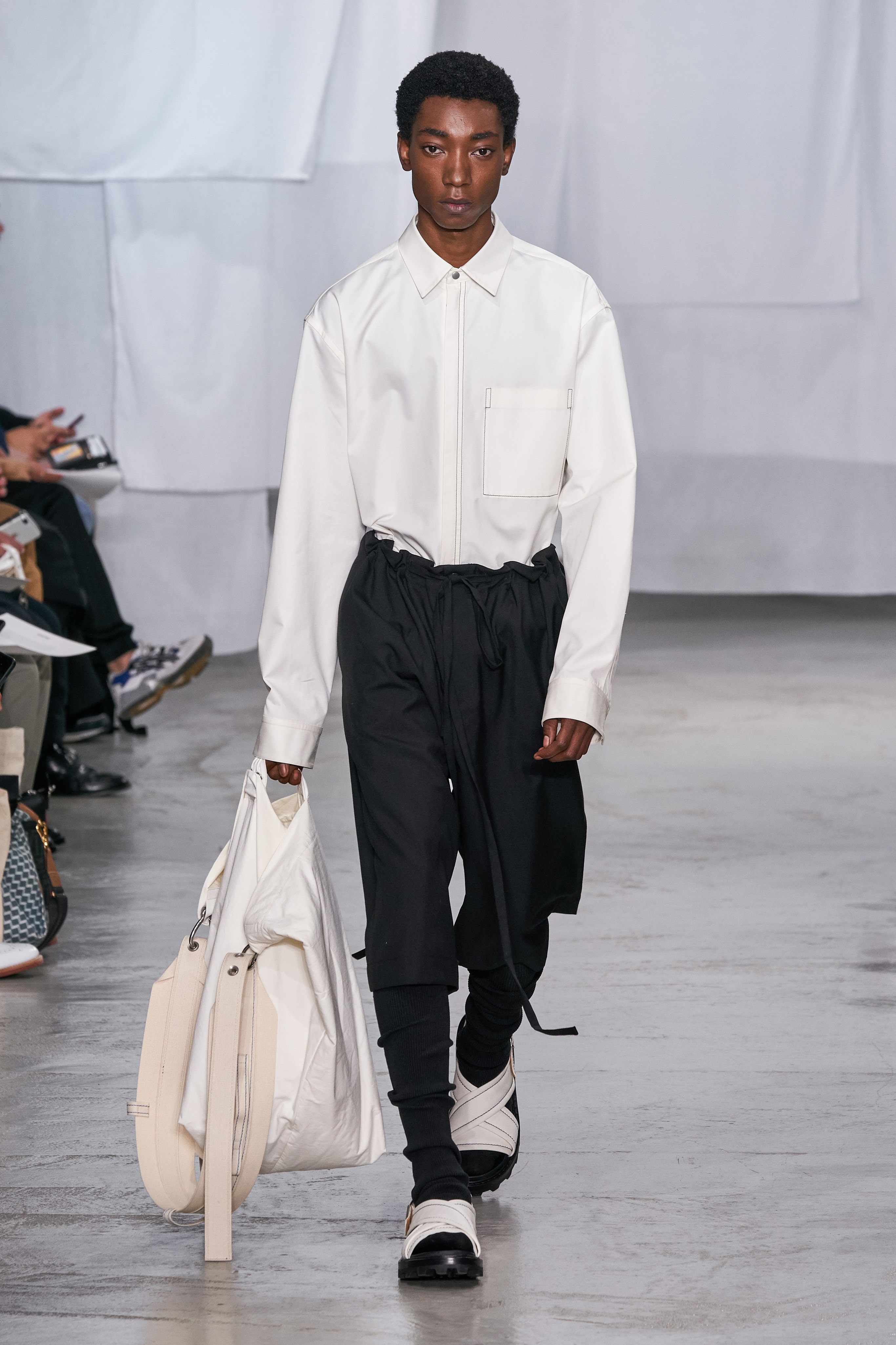 oamc 2020 春夏系列,男装的极简主义