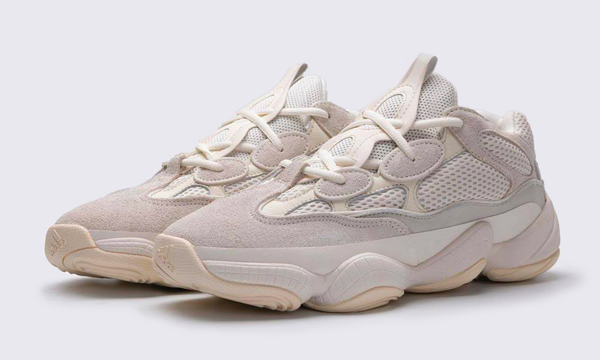近赏全新 yeezy 500 "bone white" 配色