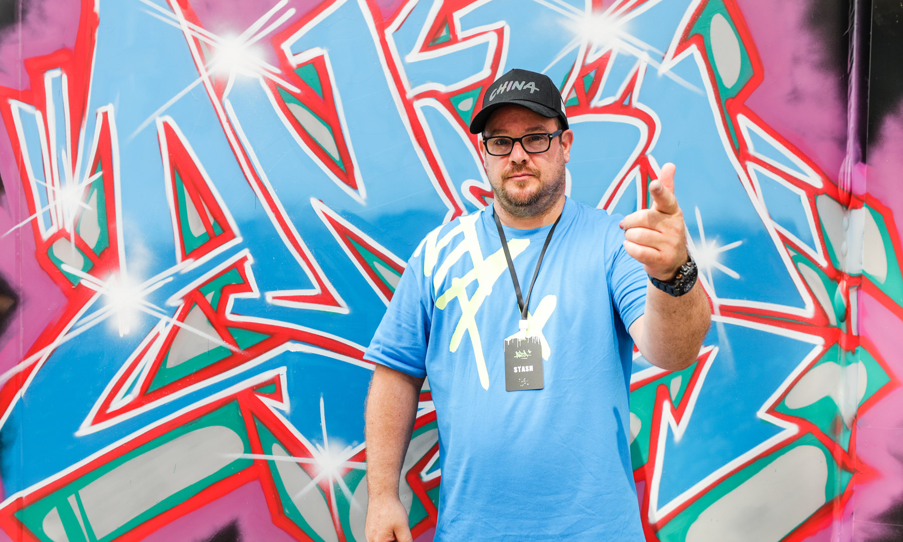 召唤涂鸦 style war,安踏携手鼻祖级涂鸦大师 stash 献礼青年系列 –