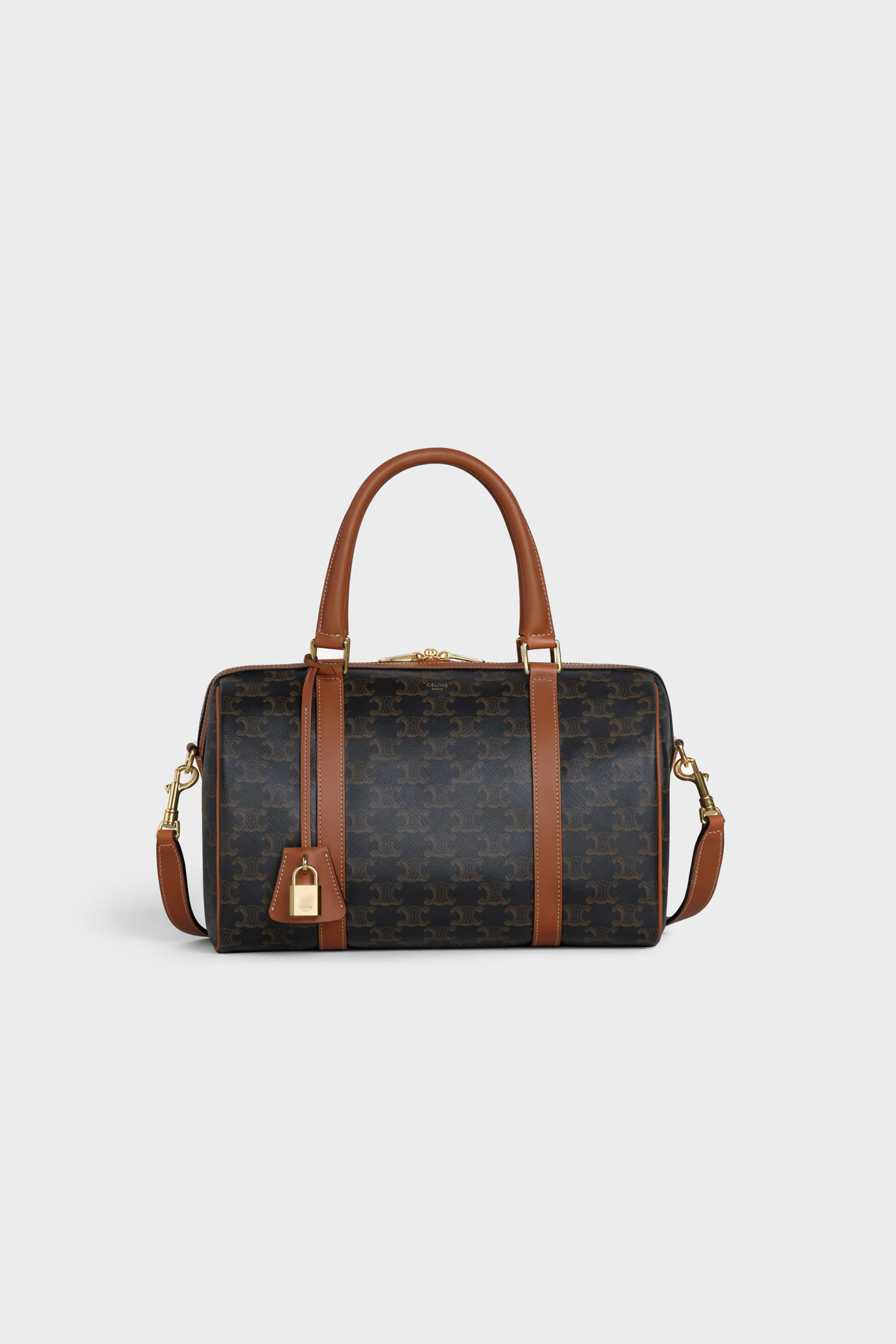 主打怀旧风,celine 推出 "triomphe canvas" 包袋系列