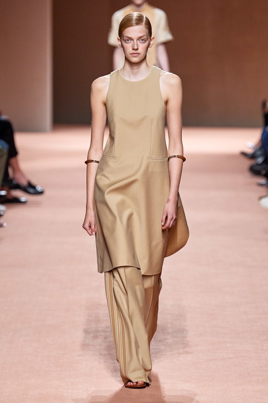 皮革创意新风,hermès 2020 春夏系列秀场回顾