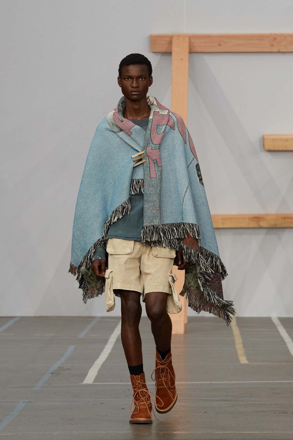 首次登上巴黎时装周,高街品牌 rhude 2020 春夏系列秀场回顾