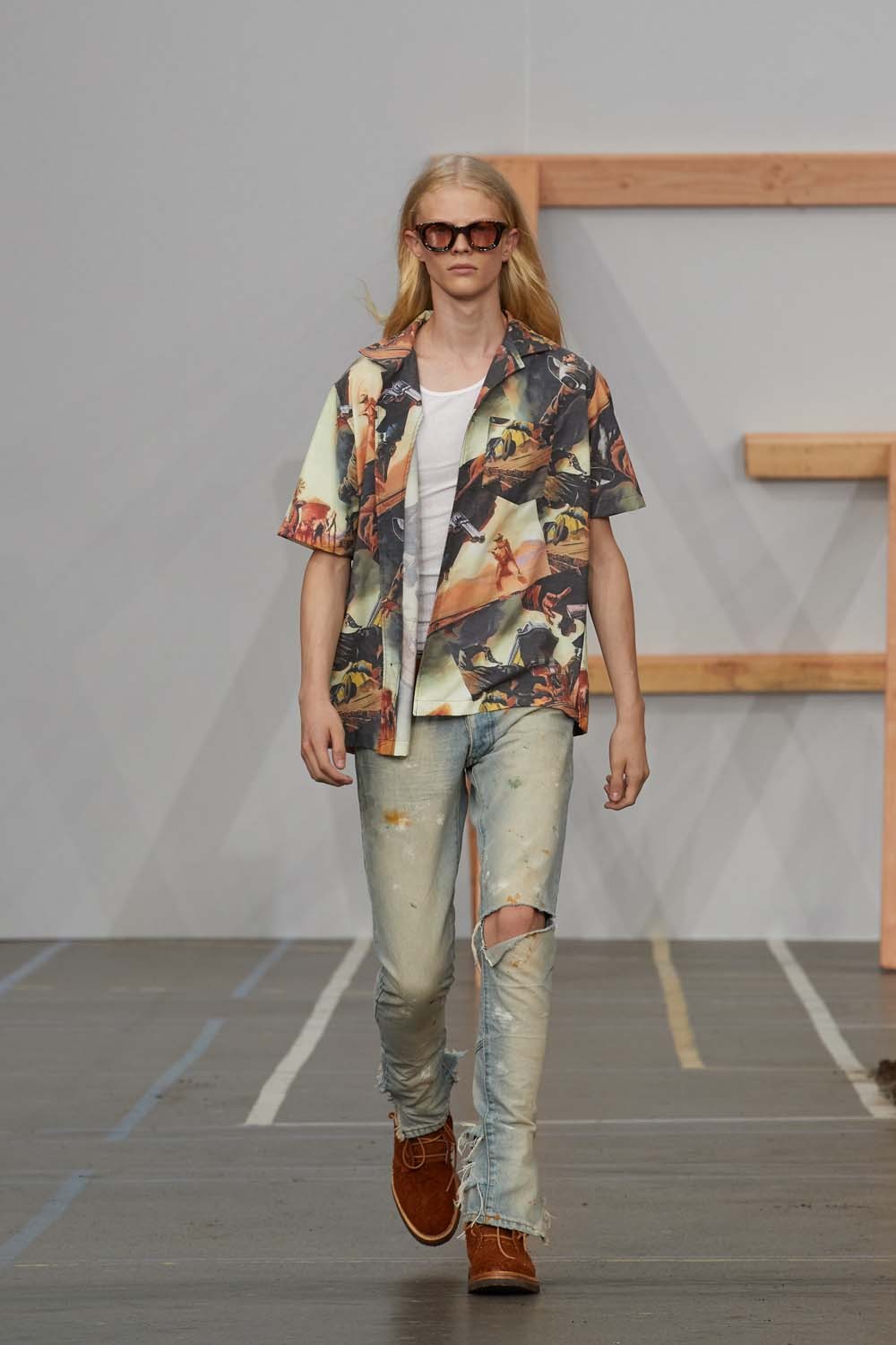 首次登上巴黎时装周,高街品牌 rhude 2020 春夏系列秀场回顾