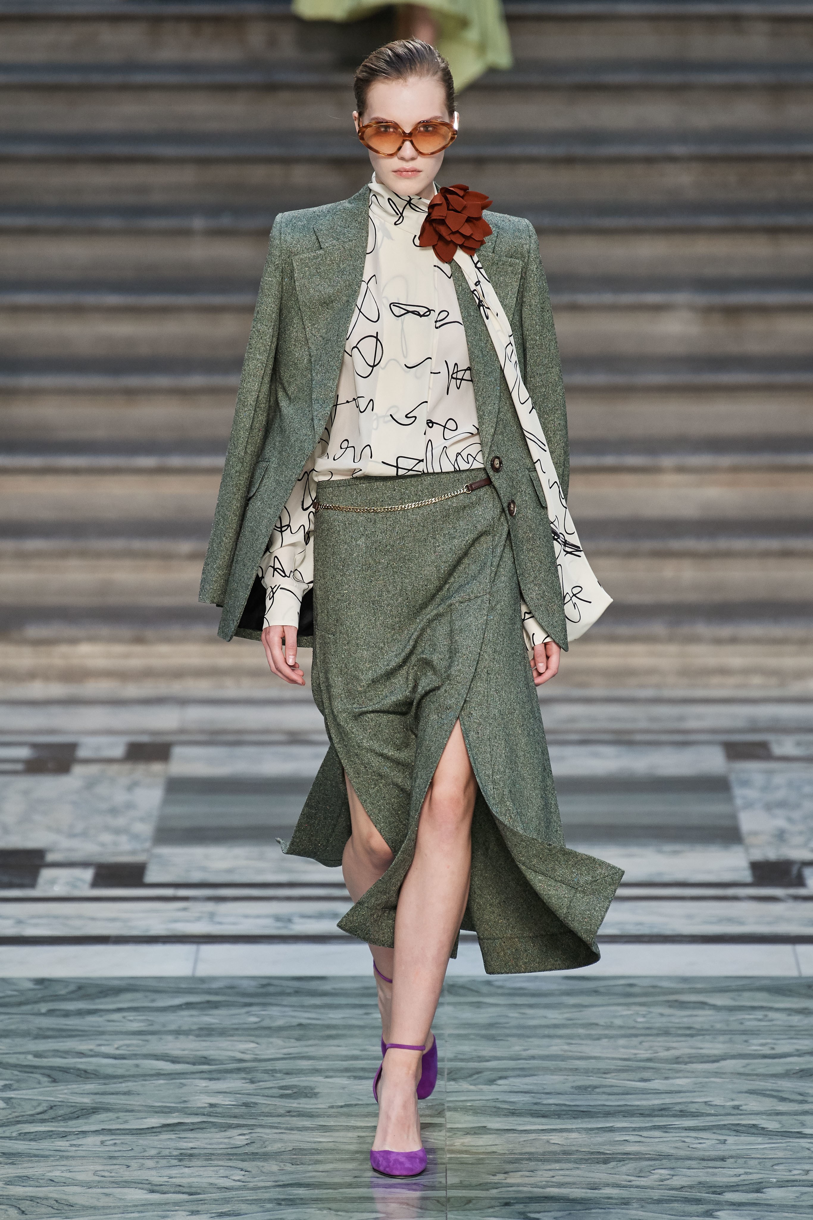 将优雅底蕴注入率性俐落,victoria beckham 2020 春夏秀场回顾