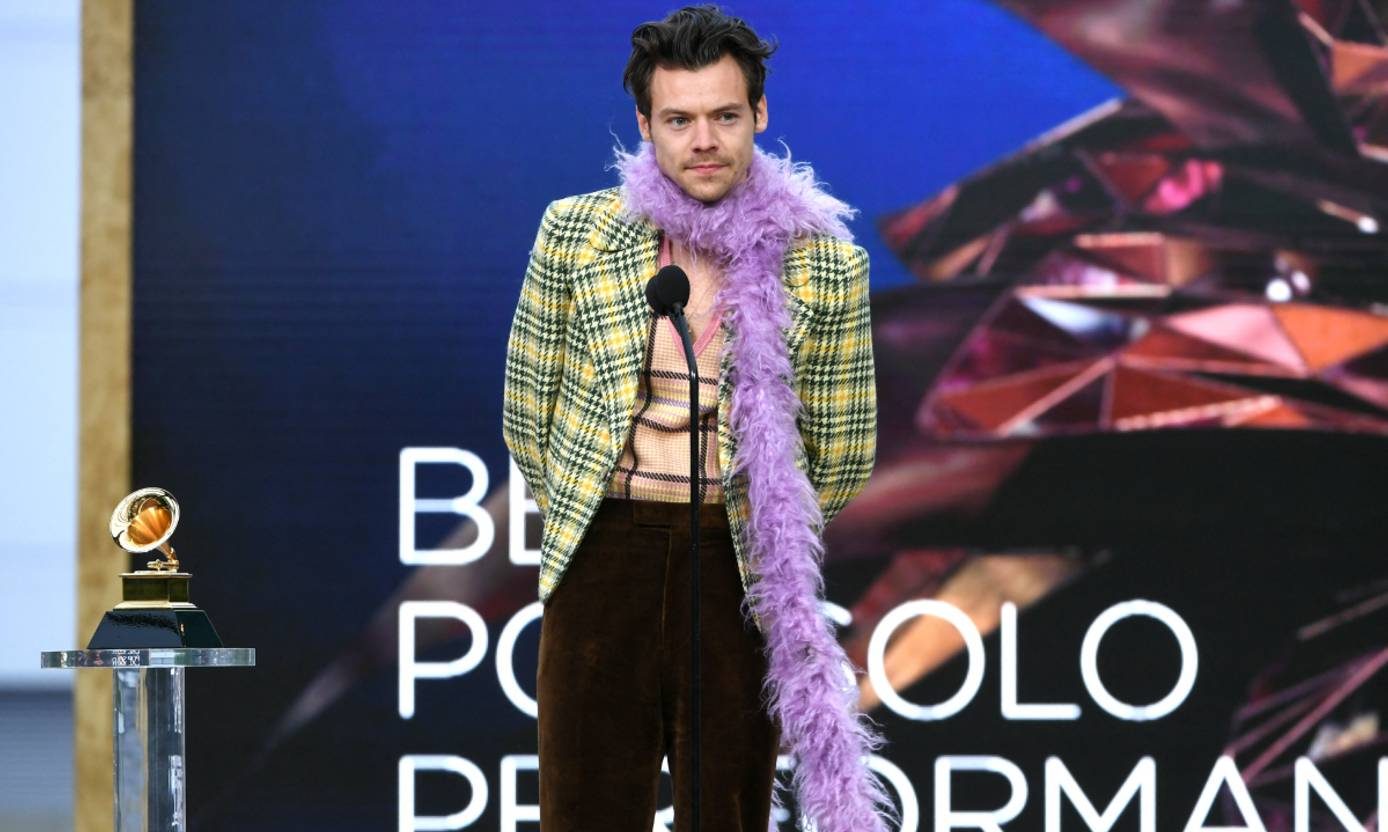 Harry Styles 登 2021 年全球时尚偶像榜首