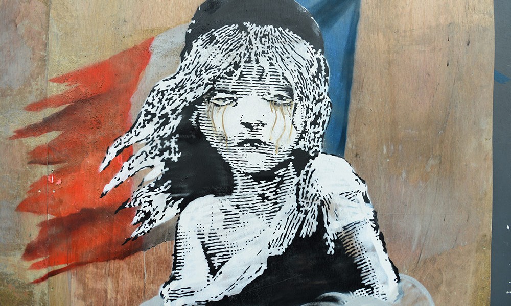 banksy 继早前以叙利亚难民为灵感创作 steve jobs 涂鸦作品后,日前